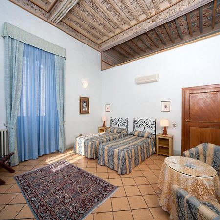 Palazzo Dragoni Hotel Spoleto Luaran gambar