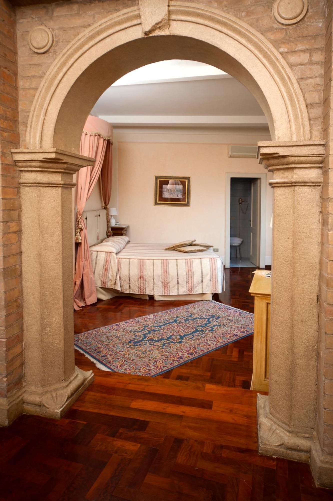 Palazzo Dragoni Hotel Spoleto Luaran gambar